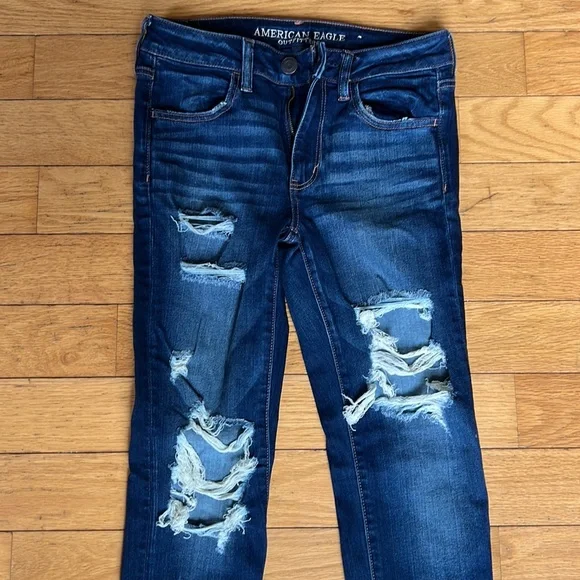 American Eagle distressed jeans - Picture 2 of 5
